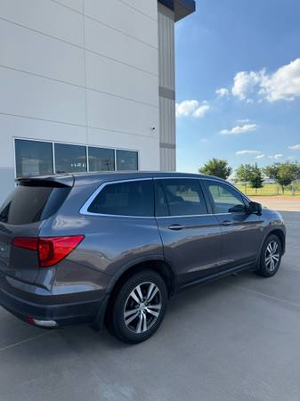 2016 Honda Pilot EX-L - $12,000 (Irving)63479293959939124