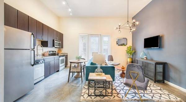 $3,244 / 2br - 1370ft2 - Pool, Courtyard and Ravanel Bridge views, Garden soaking tubs64015946658433124