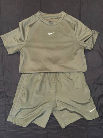 Boys nike 1