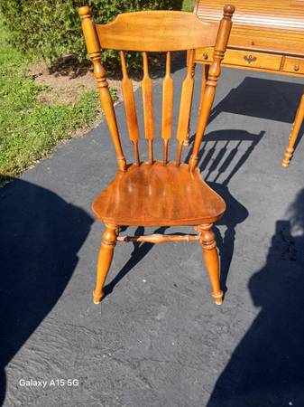 Colonial Chair by Virginia House Furniture 1