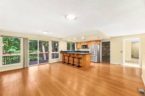 $1,286,000 / 4br - 2190ft2 - Like Living in a Treehouse in the city.... with possible ADU (Cougar Hills)63866941712641124