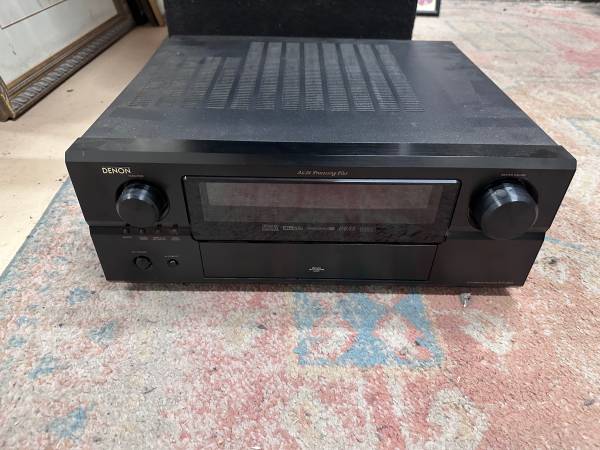 Denon stereo receiver AVR-3805 with remote 1