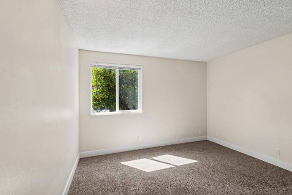 $1,299 / 2br - 855ft2 - Laundry Facilities, Active 55 and Older Community, Recreation Room (Sheldon/Coburg Rd.)63977275969027124