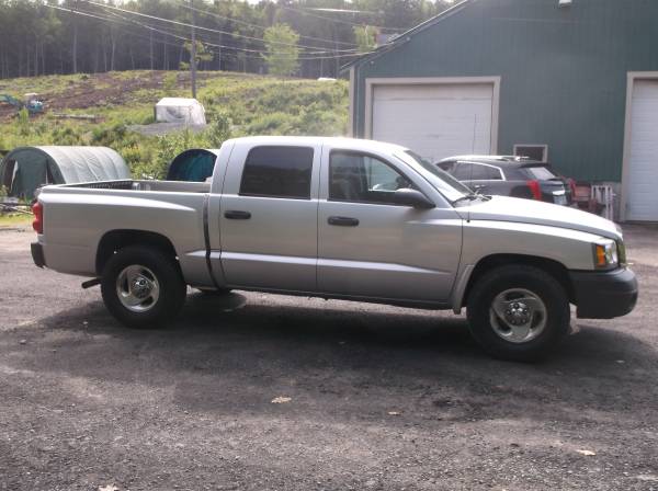 2005 Dodge Dakota 4 Dr Quad Cab REAL CLEAN This Weekend - $3,000 (Belmont, NH)63470622290051124