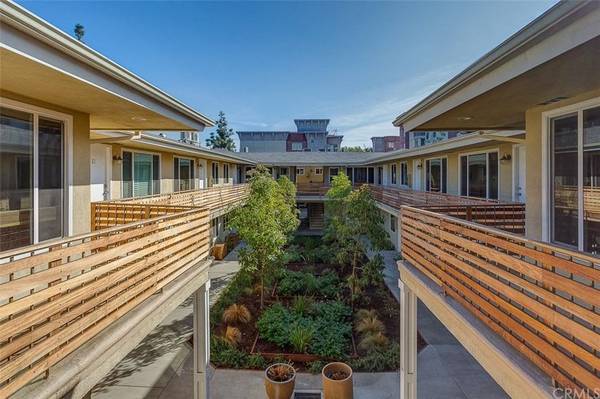 $2,245 / 1br - 708ft2 - Controlled Access/Gated, Gas Range, Recessed lighting (296 N Oakland Ave, Pasadena, CA)63840112442497121