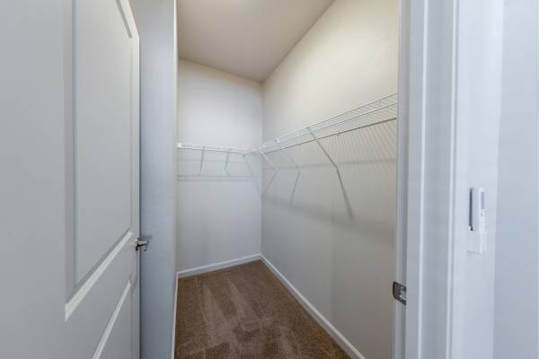 $1,267 / 2br - 936ft2 - Laminate Cabinets, 2/bd, Located in Reno (2355 Clear Acre Ln, Reno, NV)63992637907970121