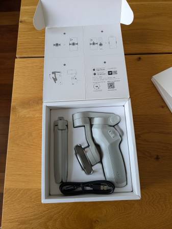 DJI OM 4 SE Gimbal Stabilizer - $60 (Issaquah)63471454960003124