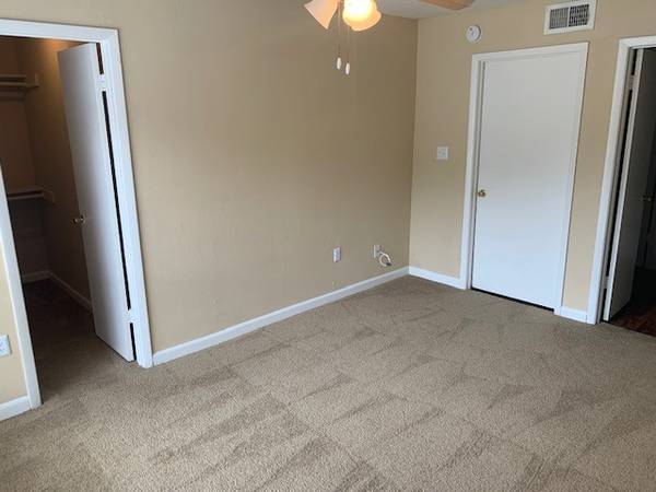 $1,699 / 2br - 1000ft2 - 2BD 2BA, Swimming Pool, Screened-In Patio/Balcony63976138182402123