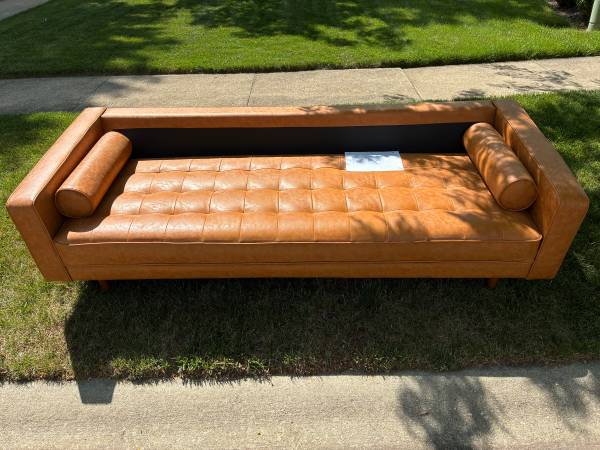 Couch Free 1