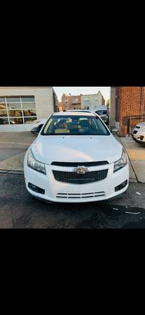 2015 Chevrolet cruz Sedan LS - $3,295 (Flushing)63473249305985122