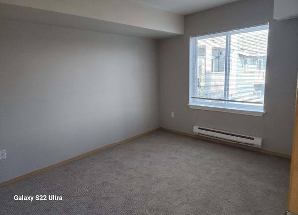 $1,701 / 1br - Newly Renovated - Pet Friendly Home Waiting For You! (1001 E. Marine View Drive, Everett, WA)63866941501443122