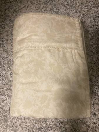 BED SHEET SET (FULL/BEIGE & WHITE PRINT) 🛏️ 1