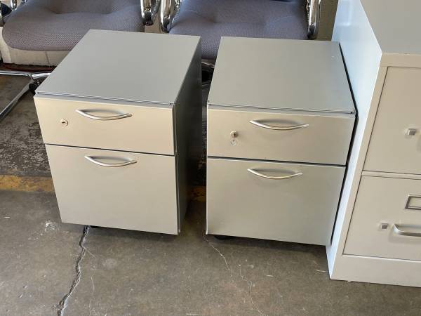 2 Matching Silver Steelcase Office Rolling File Cabinets! Only $30 ea!! 1