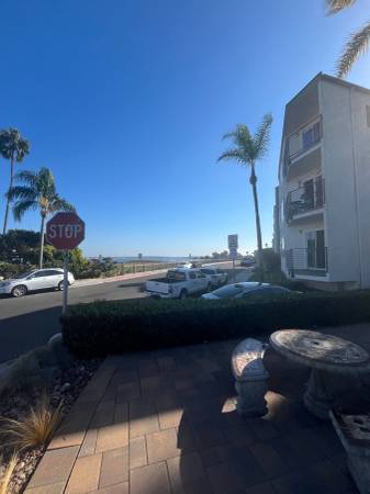 $1,915 / 375ft2 - STUDIO STEPS TO MISSION BAY IN CROWN POINT! $1,915/month! (3976 Morrell Street #8)63663769092099123