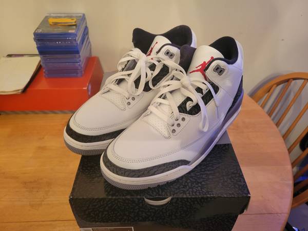 JORDAN 3 WHITE/CEMENT NEW SIZE 12 1
