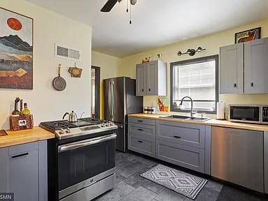 $2,055 / 3br - 2018ft2 - South Mpls 3Br/1Bth 2018sf w/H/W Flrs, D/W, B-Yard & Patio, Garage (Minneapolis " Line, Powderhorn Pk)64048422244226120