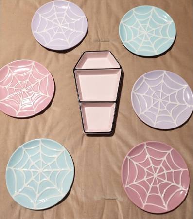 New Pastel Gothic Coffin Snack Tray & 6 Spiderweb Plates 1