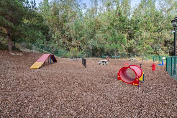 $3,329 / 2br - 1086ft2 - 2 BD, Community Playground, High Speed Internet (1850 Thibodo Rd, Vista, CA)63657276165891124