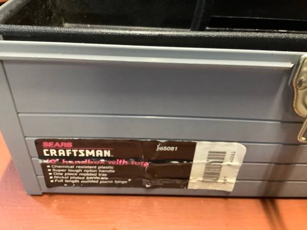 Caja de herramientas Craftsman - $10 (Aeropuerto)63471406734467120