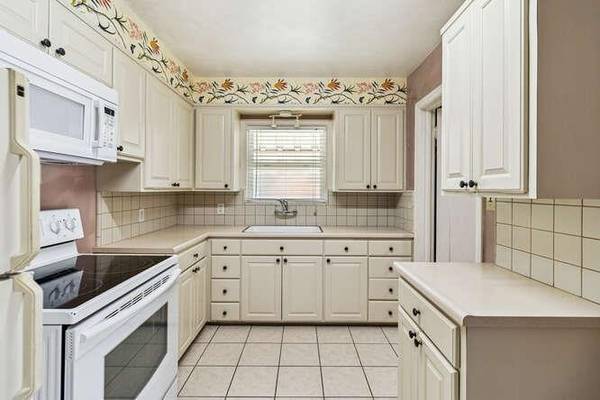 $2,455 / 2br - 1290ft2 - Upper Land Pk 2BR/2BA + Flex Rm, H/W Floors, Near Crocker-Riverside!! (SACRAMENTO || Near Land Park, Crocker-Riverside & Midtown)63844737851011123