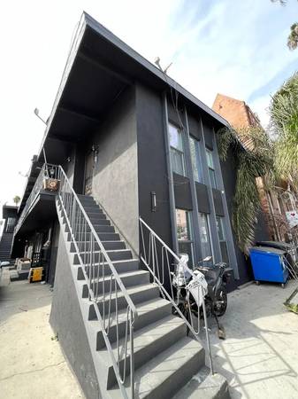 DO NOT RENT FROM - 905 Fedora St Apartments 1