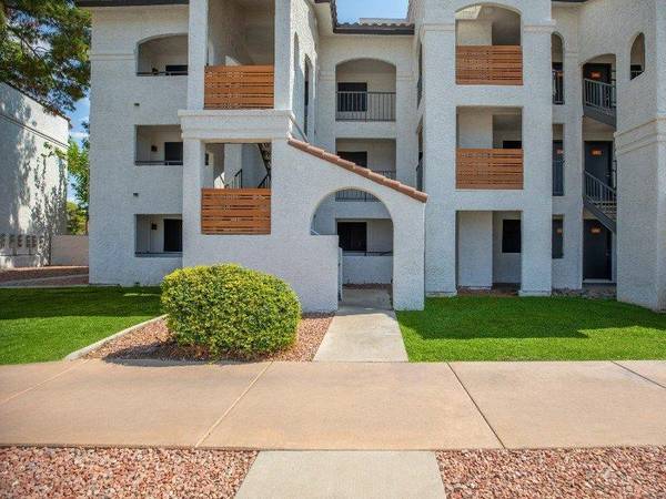 $959 / 1br - 585ft2 - Secure Community with Covered Parking, 1 BR/1 BA (Phoenix)63623923095043121