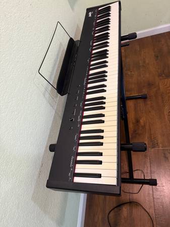 Piano with Stand 1