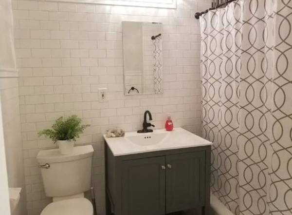 $555 1br- Habitación en alquiler en casa completamente renovada con amplio patio trasero (Charleston, WV)63672931529859122