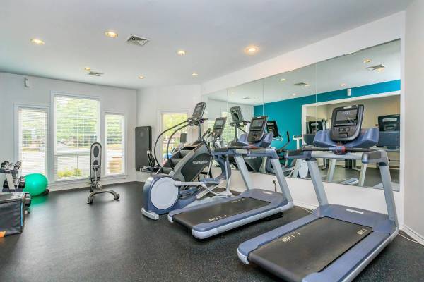 $2,410 / 2br - 1081ft2 - 2BD 2BA, Breakfast Bar, Cable Available (4201 Jefferson Oaks Cir, Fairfax, VA)64040362592002123