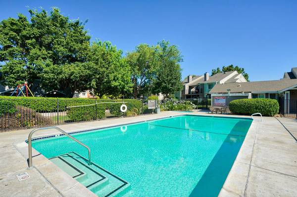$1,630 / 2br - Los Apartamentos de Point Natomas is the community you were looking for (Sacramento)63961339298307122