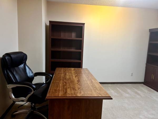 $1,000 / 1br - Lake Home Private Bedroom - Furnished! (Winston)63964400448131124
