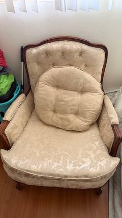 Large Chair - Fabric Beige color . FREE 1