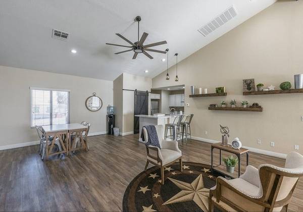 Additional Storage, Pool, Ceiling Fans 1