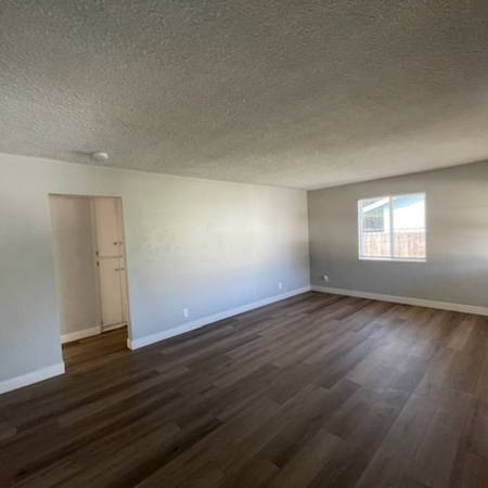 $2,389 / 3br - 3BR Home for Rent – Midway Escondido, Near N Midway Dr | Yard + Kitc (Midway / Escondido)63954709030914121
