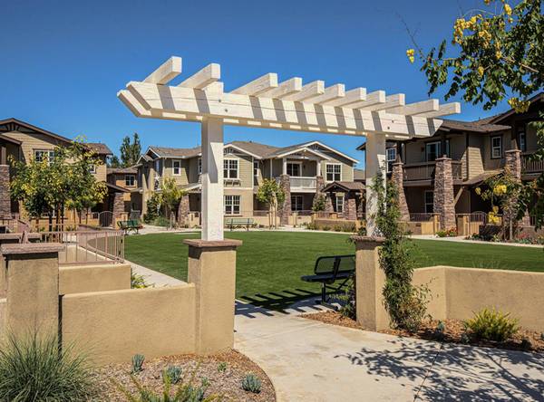 $3,295 / 3br - 1632ft2 - 3 Bed Newly Built + Restaurants incl De'Carlos, Ramona Cafe (San Diego)64037218760705124