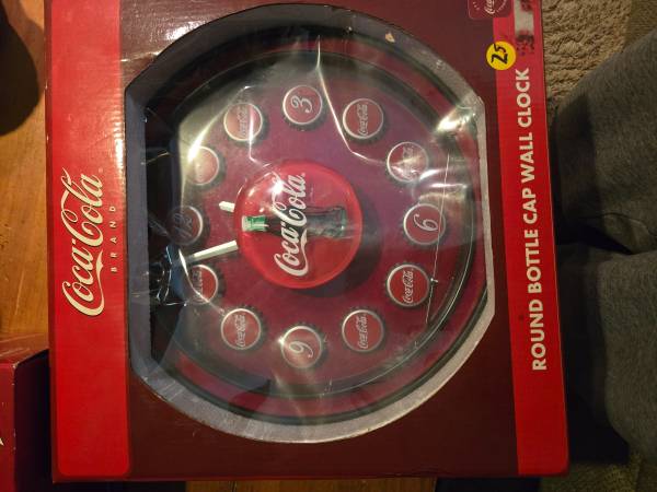 Vintage Coca-Cola bottle cap wall clock 1