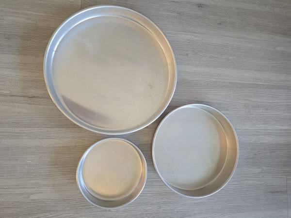 Three-piece oversized round aluminum cake pan set, perfect for wedding/party 1