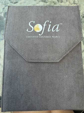 Sofia Pearl Necklace 1