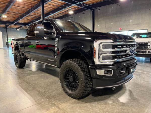 2024 Ford F-350 Super Duty Diésel 4x4 4WD Camión F350 Platinum 4 puertas Cre - $82,900 (Platinum Motors Corp)63438378192385124