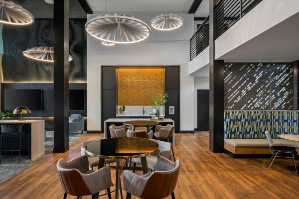 $1,835 / 2br - 1018ft2 - Discover the Magic of the Season: Move-in Specials on 2-Bedroom Units! (Southwest Meridian)63794970351235120