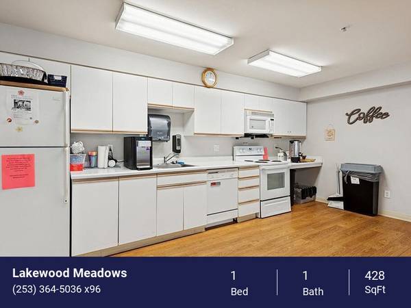 $1,250 / 1br - 428ft2 - Minutes to shopping, dining and healthcare, Social lounge, Food pantry (Lakewood)63786780095361121