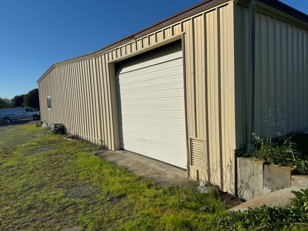 $2,500 / 1200ft2 - Warehouse availabe for rent. (American canyon)63965992440834120