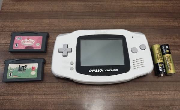 Game Boy Advanced (Arctic White) 2 Games Included 1