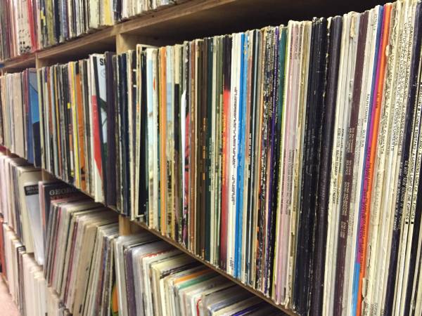 Collector buying records - LP collections - reel to reel tapes 1