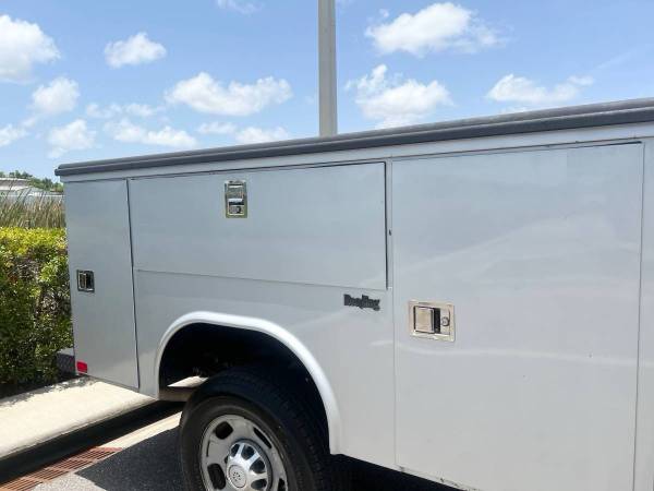 2015 Chevrolet Silverado 2500 HD Utility Truck 1 Owner - $9,400 (Largo)63443681590785123