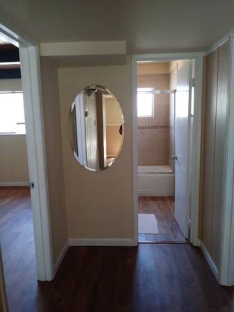 Gorgeous  duplex  with front yard and back yard!!!!!!!! !!!! 1