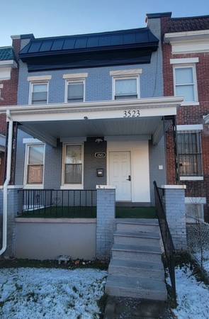 $650 Room for Rent (Shared Bath) 1