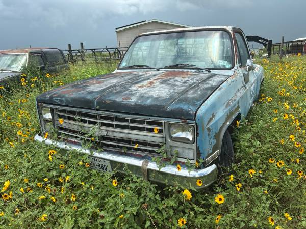 1985 stepside Chevy C10 pickup 1