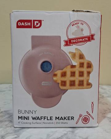 DASH BUNNY MINI WAFFLE MAKER - NEW IN BOX 1