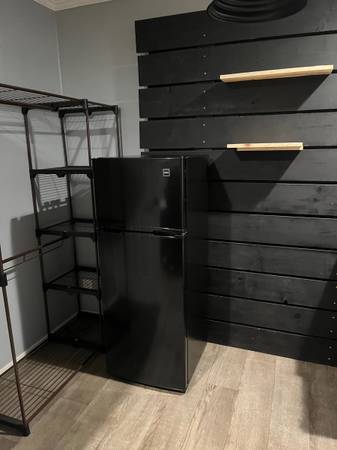 $500 / 5br - 2100ft2 - Private furnished room for rent 500 monthly (Frankston)64037557957506122